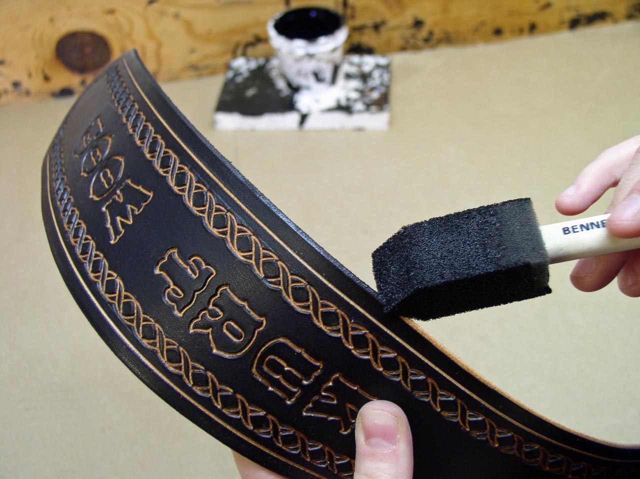 Making Customized Guitar Straps - Leathersmith Designs Inc.